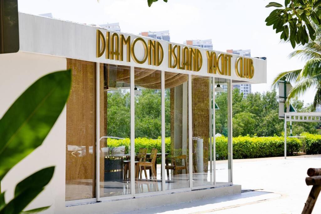 2 Bedroom Diamond Island Apartment, Luxury In Nature, District 2 Lagomhome 1611 * Ho Chi Minh City