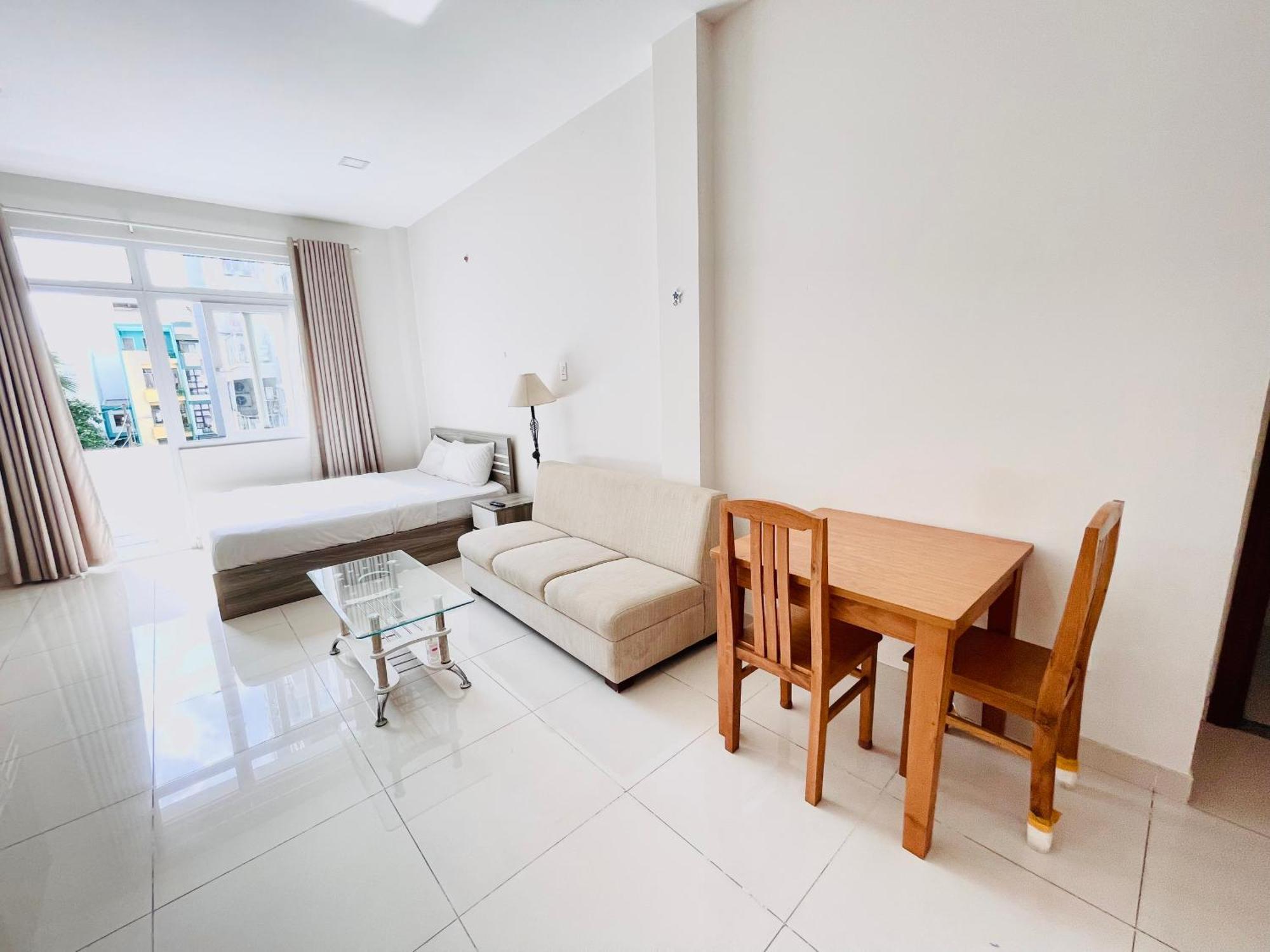 Emerald Apartment *