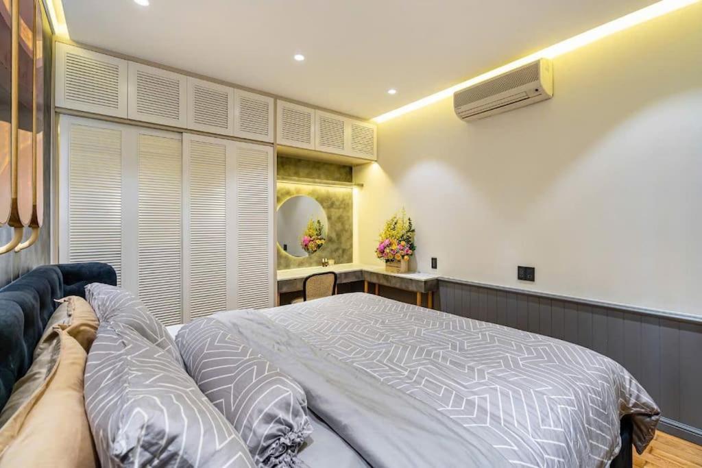 Classic Luxury & Swiming Rooftop Pool Apartment