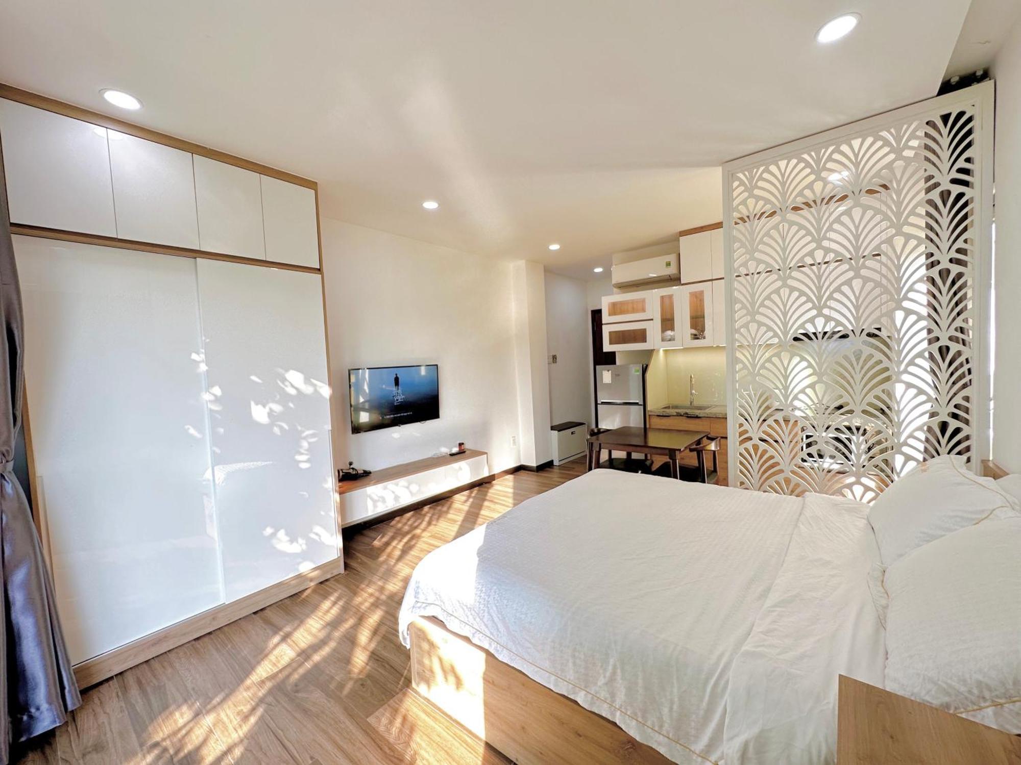 Riversidehome Nearairport/netflix/chill/terrace Pangsapuri