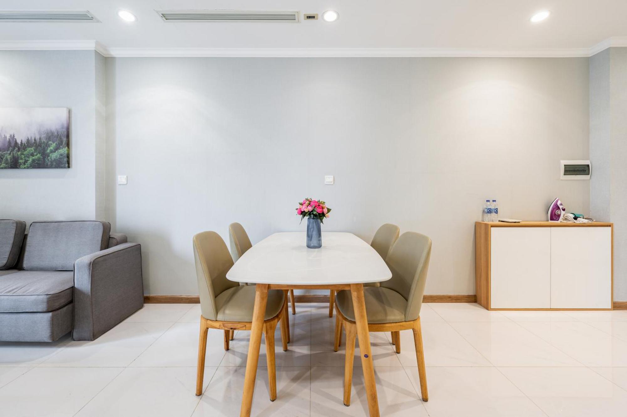 In Landmark-vinhome Park By Yen *