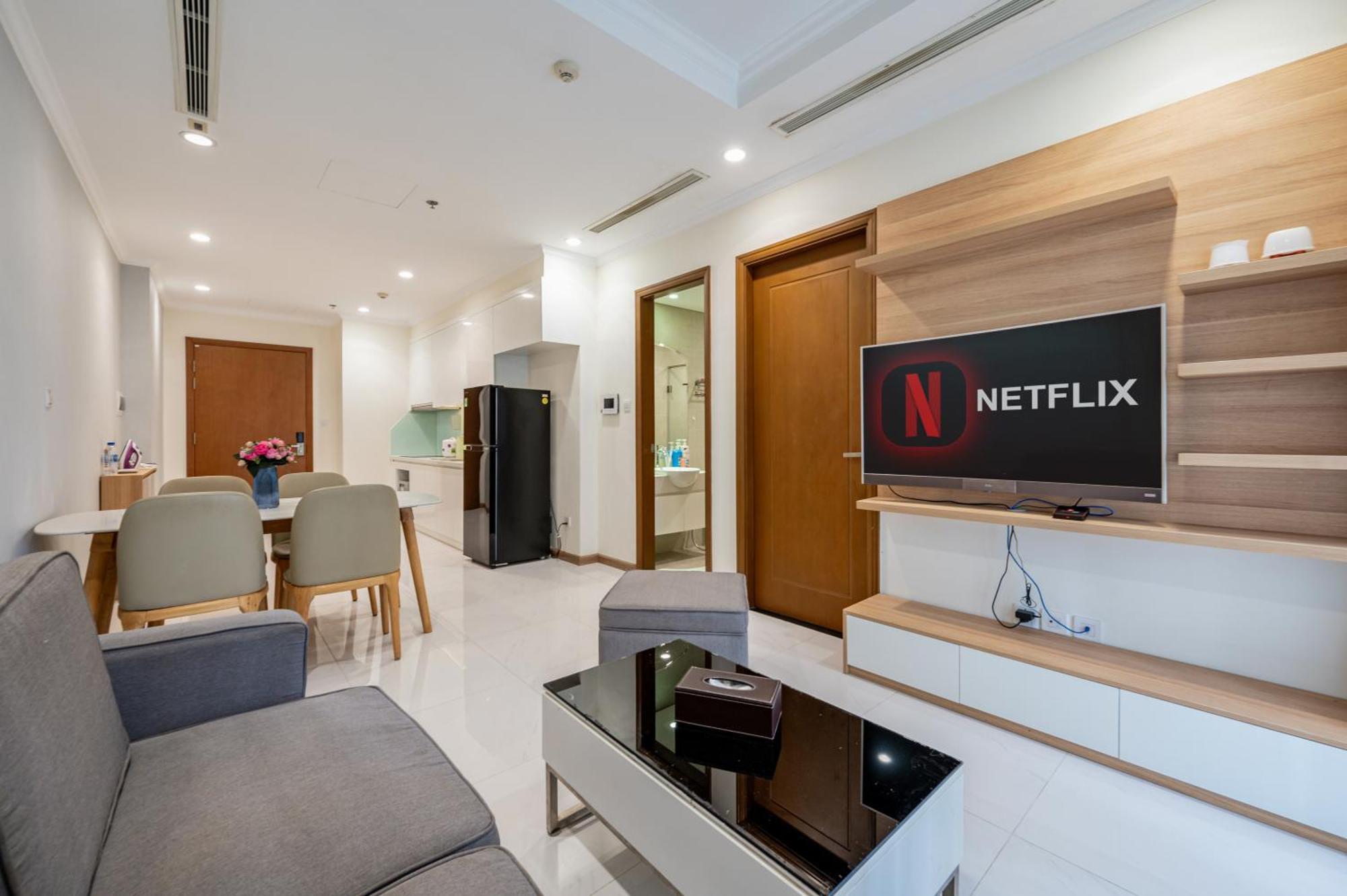 Apartment In Landmark-vinhome Park By Yen Ho Chi Minh City