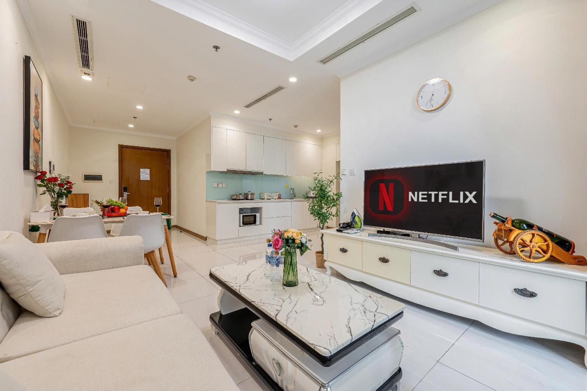 Apartment In Landmark-vinhome Park By Yen *