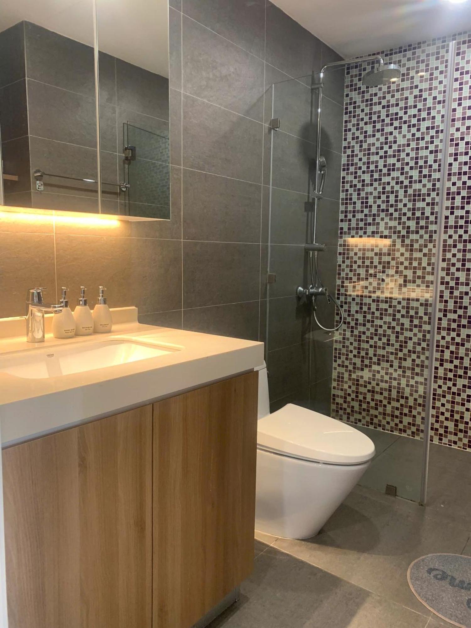 Republic Nearby Airport Free Pool Gym * Ho Chi Minh City