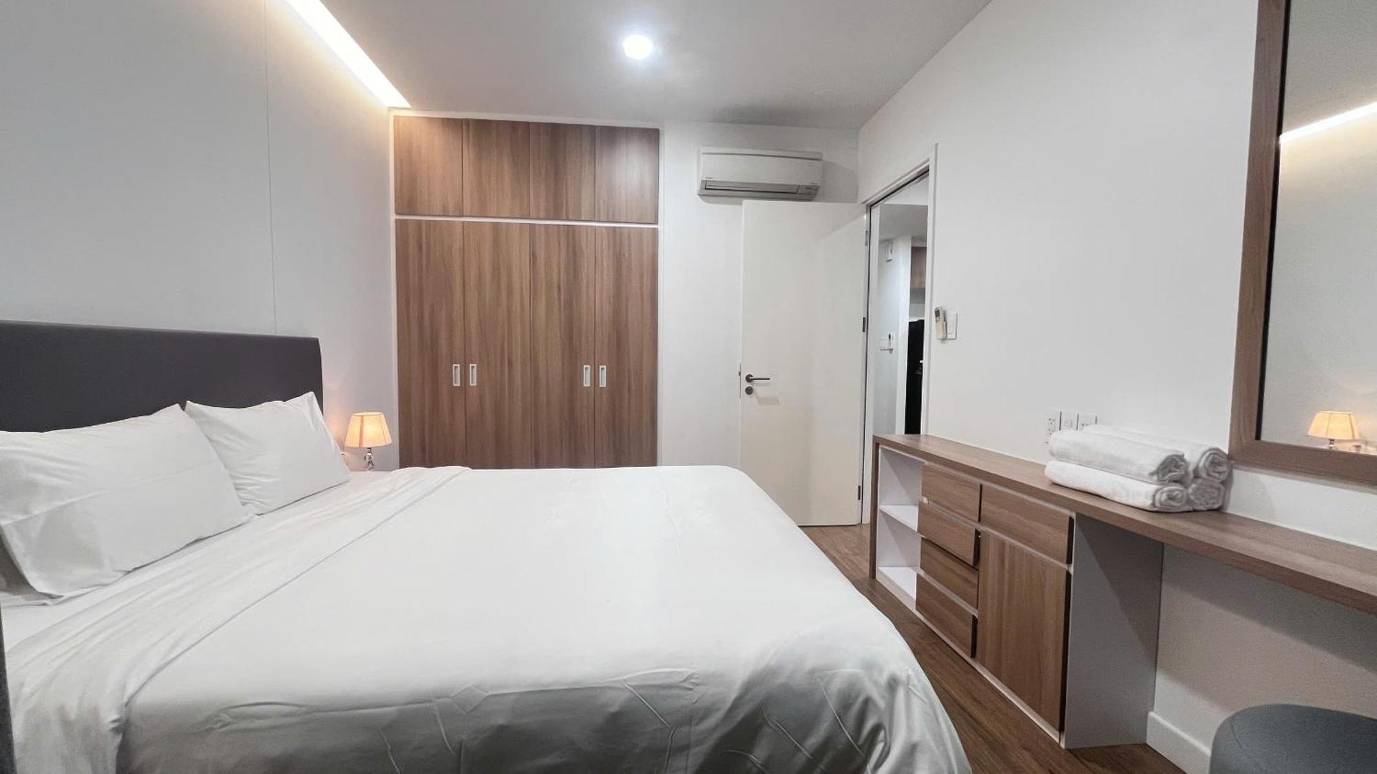 Apartment Republic Nearby Airport Free Pool Gym