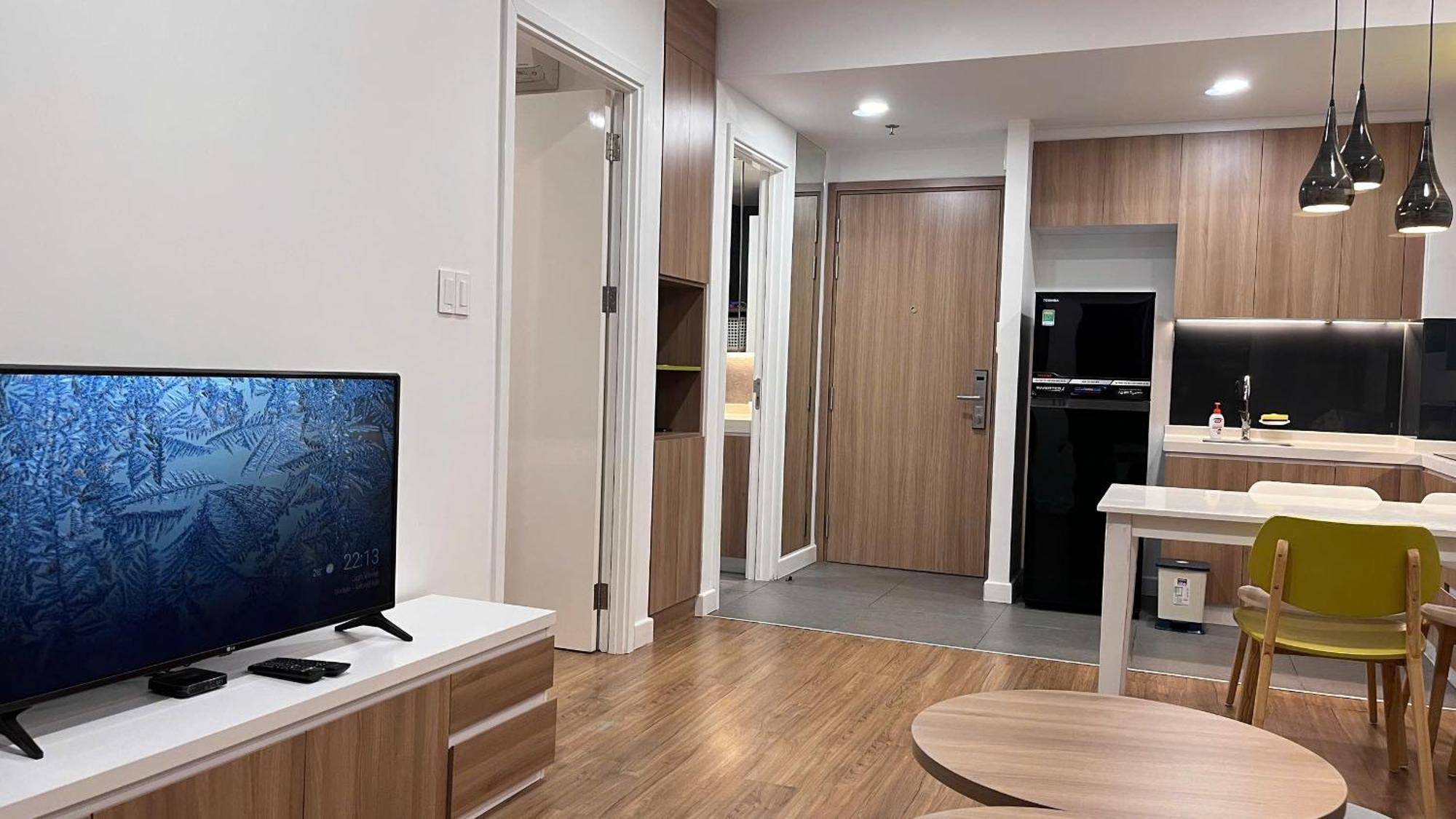 Republic Nearby Airport Free Pool Gym Apartment *
