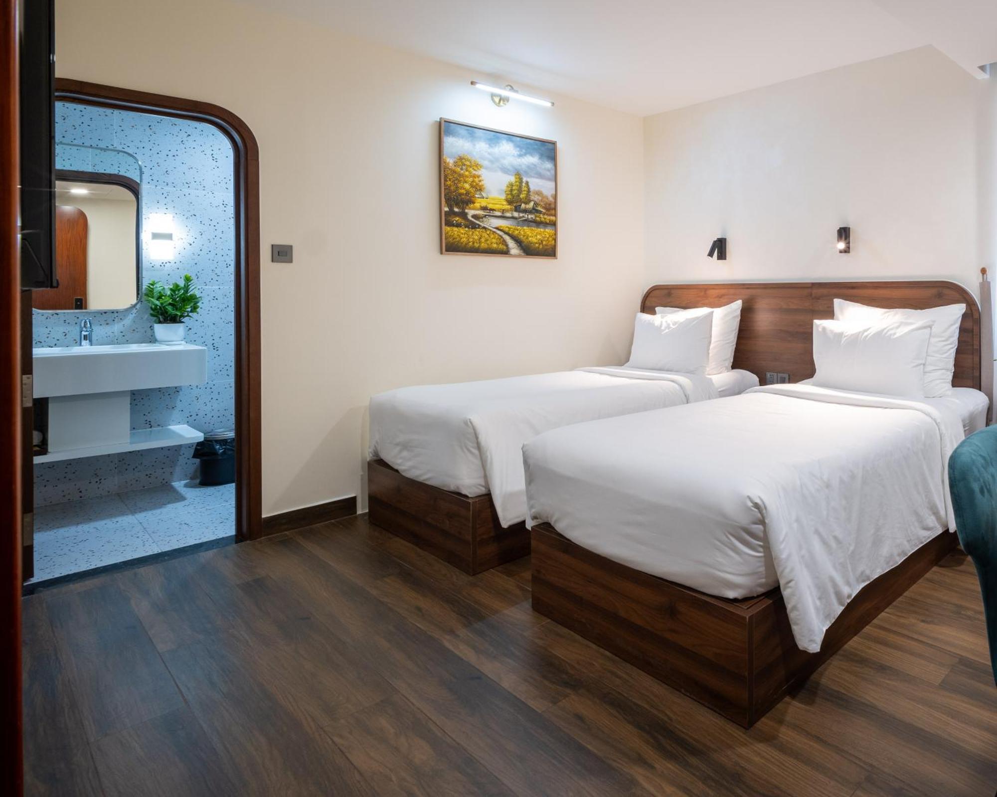 Hato Saigon Boutique & Rooftop Hotel 4*
