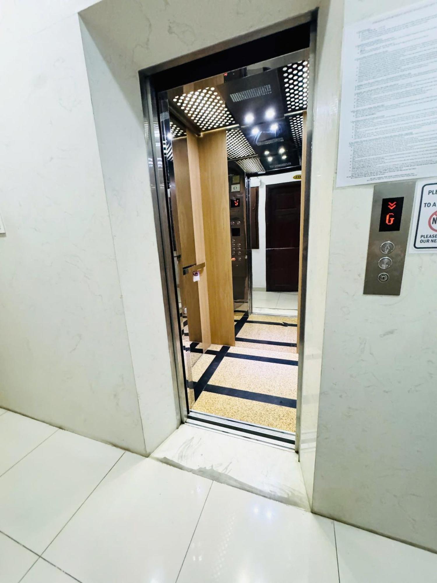 Emerald Apartment *