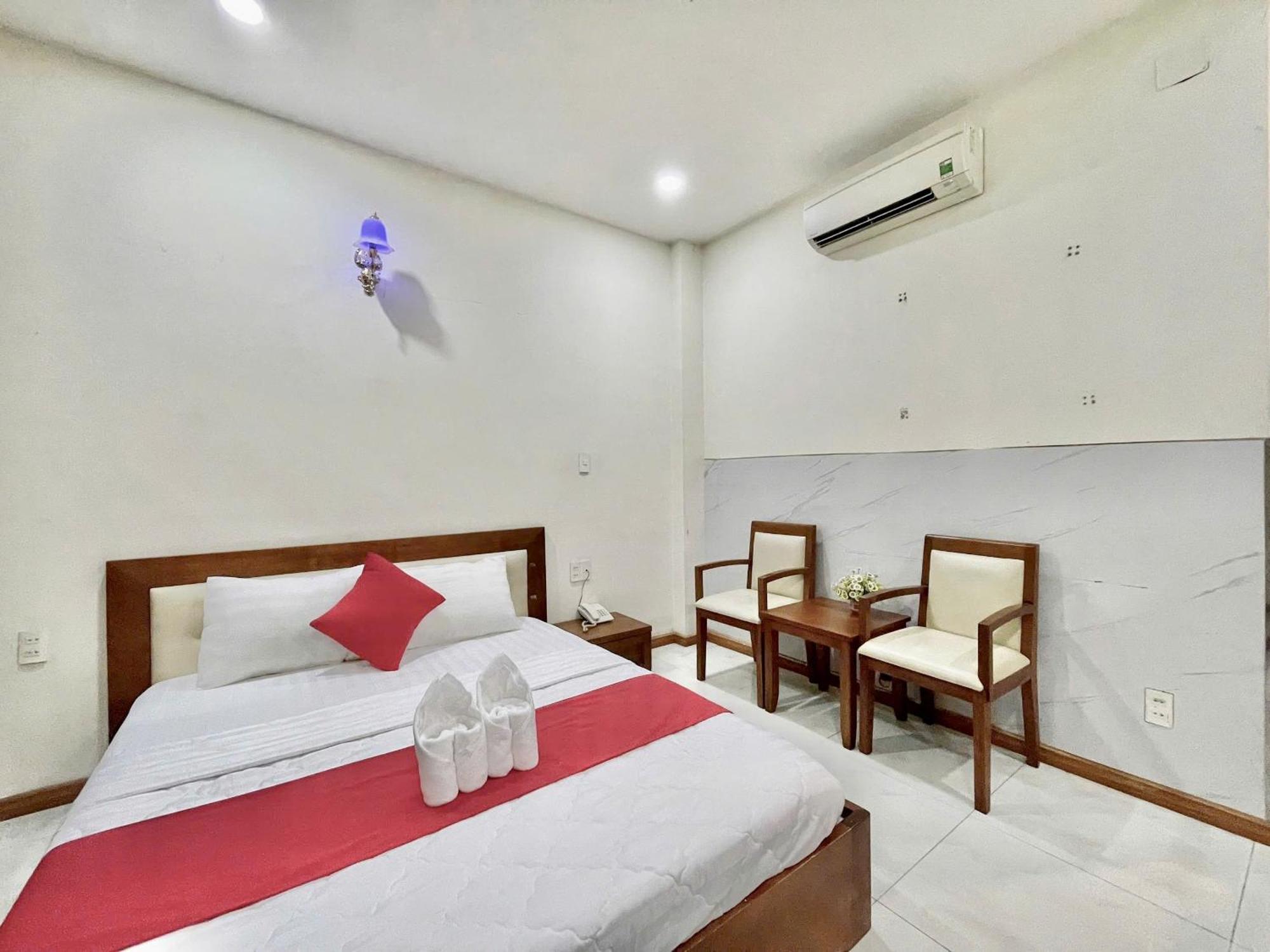 Nhu Y Bed & Breakfast *