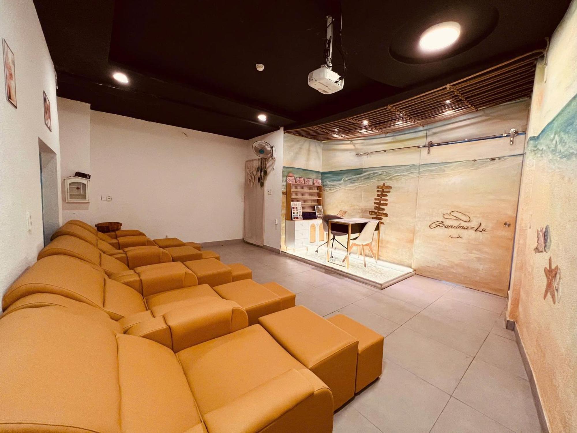Grandma Lu's Saigon Japan Town Capsule hotel