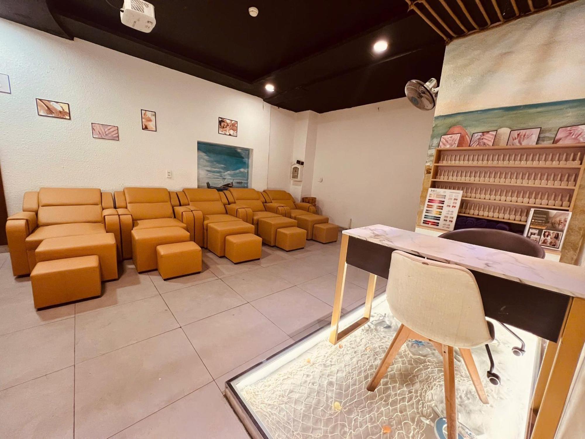 Grandma Lu's Saigon Japan Town Capsule hotel *