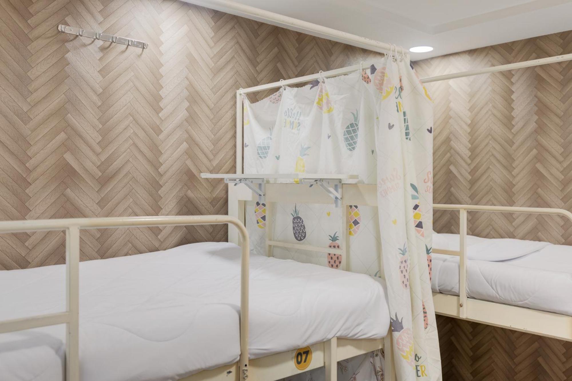 Hostel Saigon Authentic Hostel: Rooftop Retreat With Culinary Experiences *