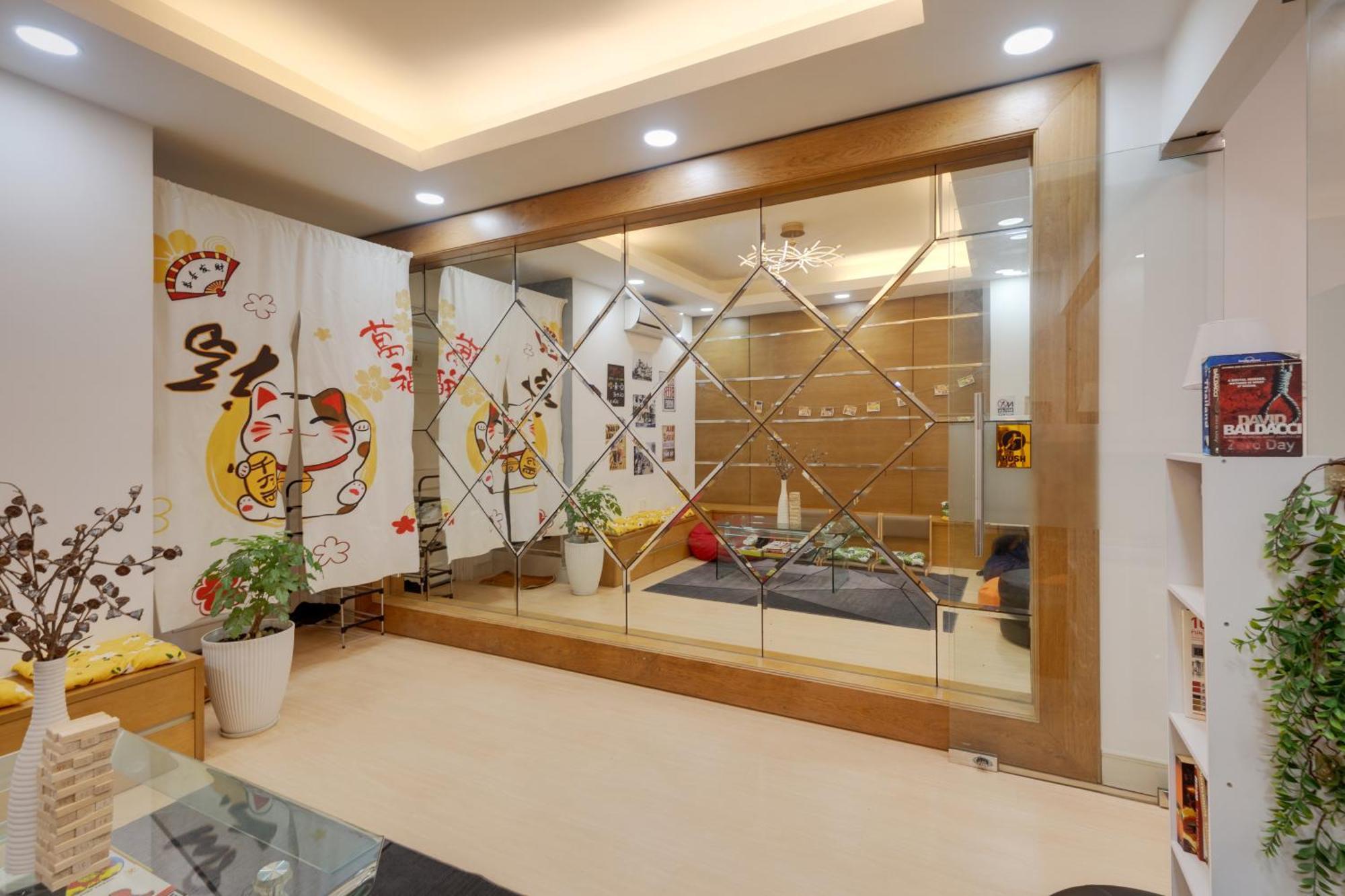 Hostel Saigon Authentic Hostel: Rooftop Retreat With Culinary Experiences *