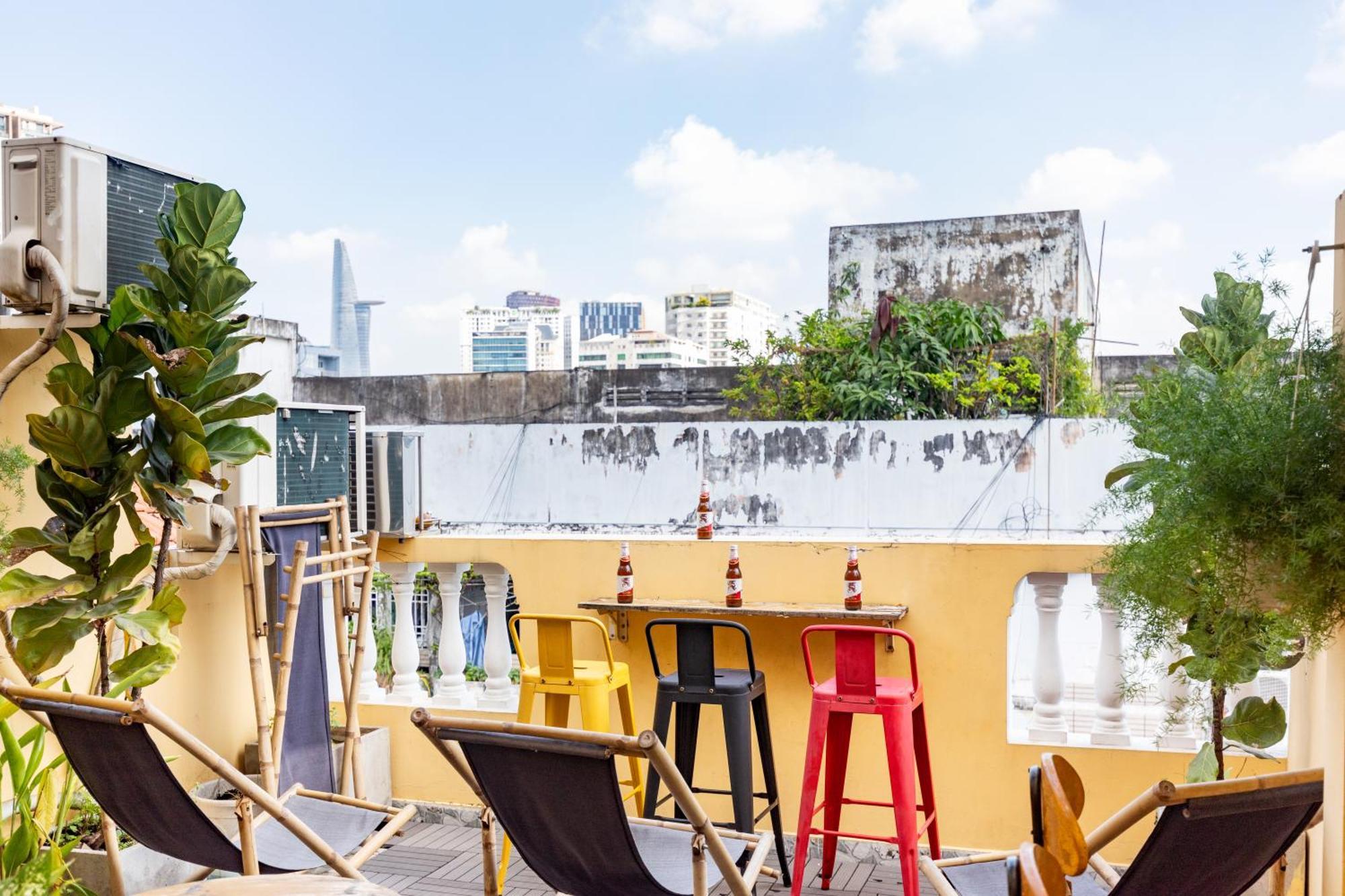 Hostel Saigon Authentic Hostel: Rooftop Retreat With Culinary Experiences *