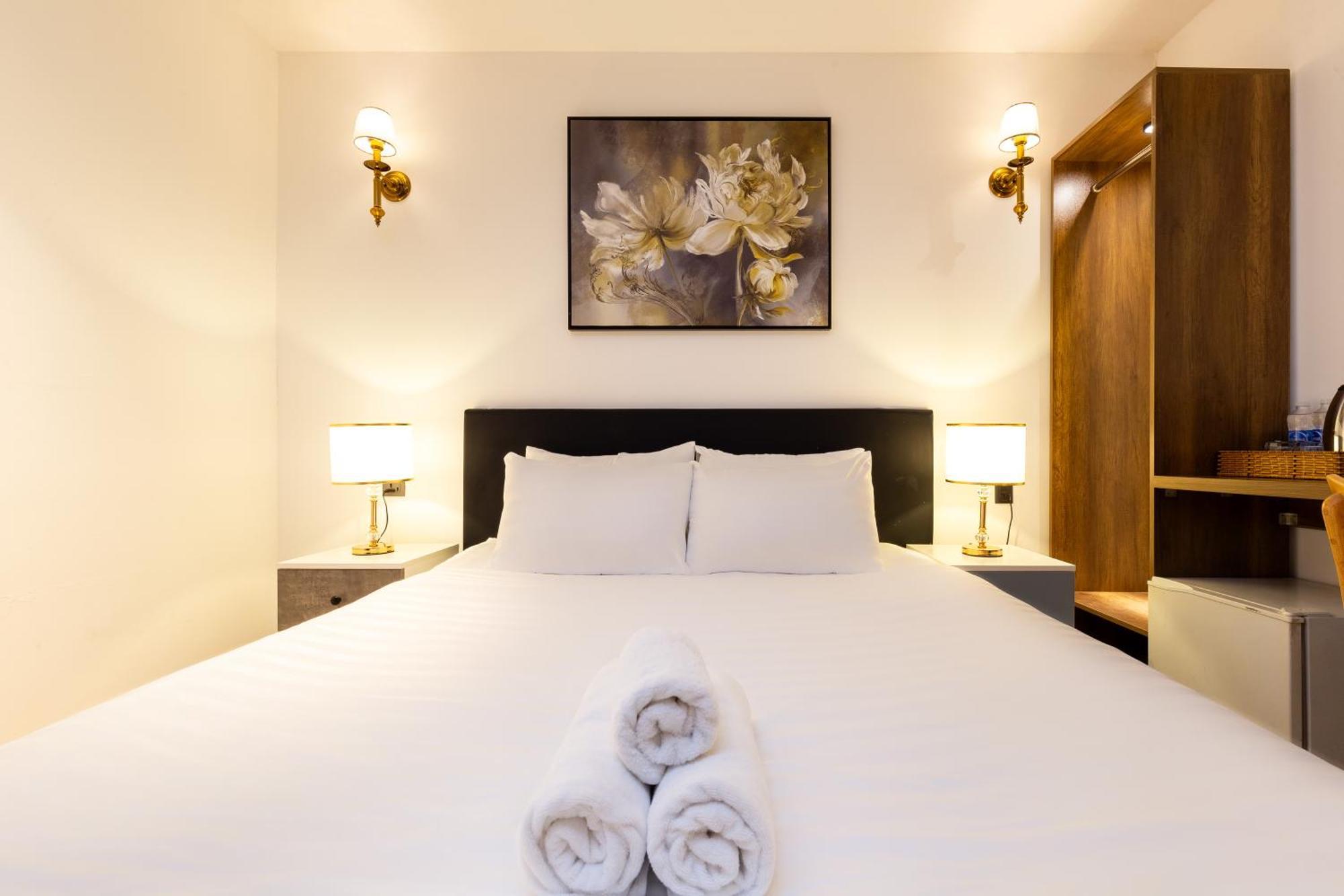 Apec Hotel 3*
