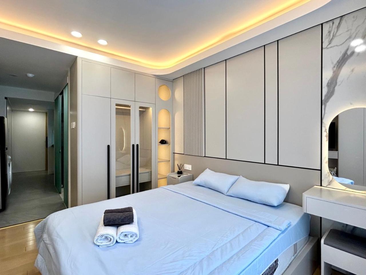 Apartment Hod Tan Dinh *