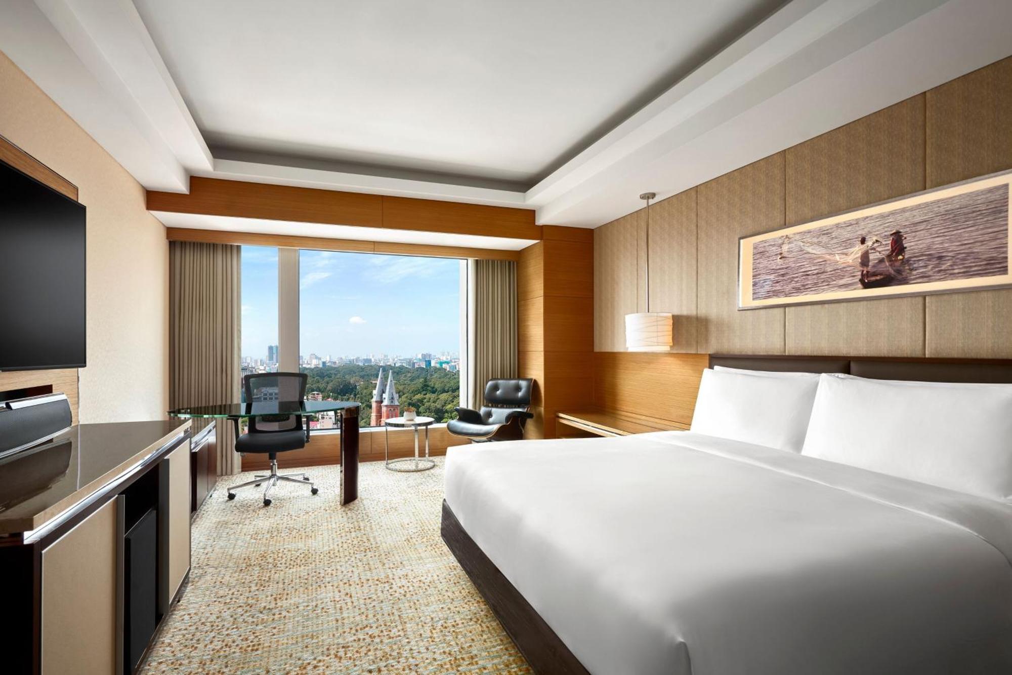 Jw Marriott And Saigon Hotel