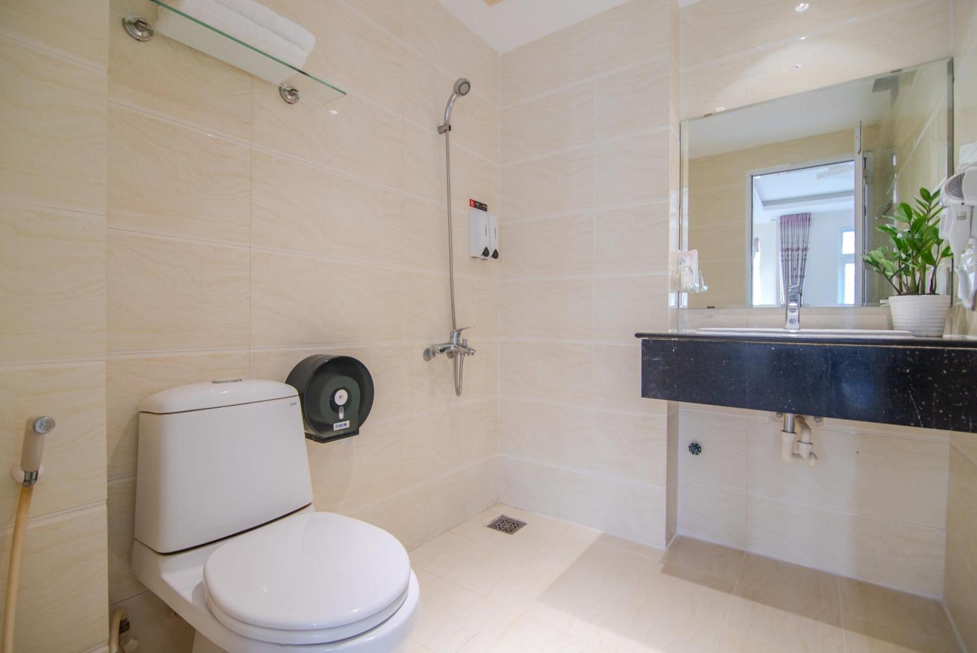 Bin Bin 3 - Near Sc Vivo D7 2* Ho Chi Minh City