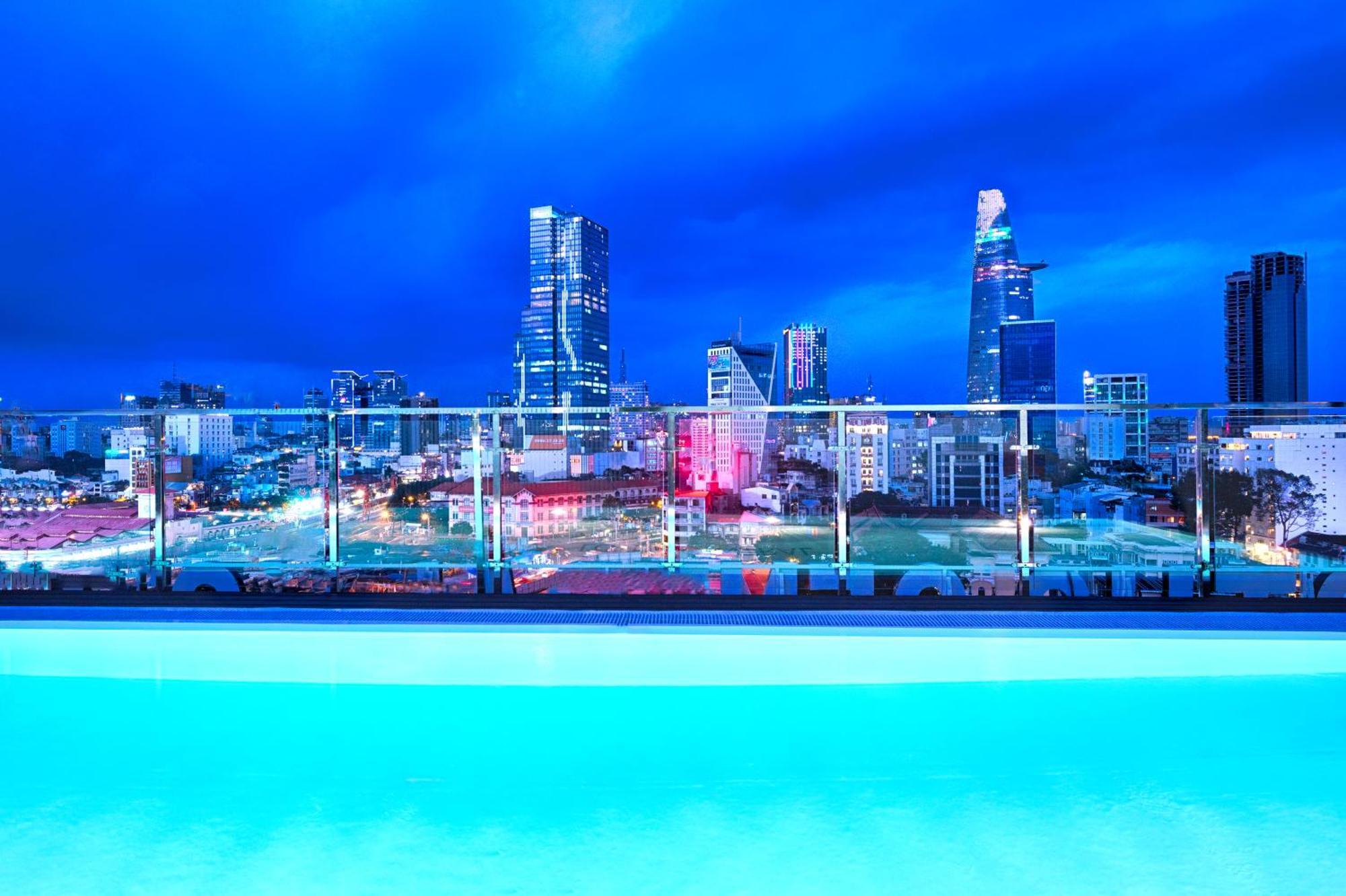 Happy Life Grand & Rooftop Skybar Hotel 4*
