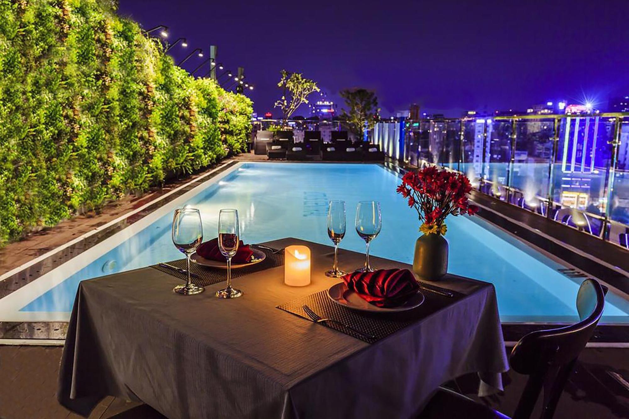 Hotel Happy Life Grand & Rooftop Skybar 4*