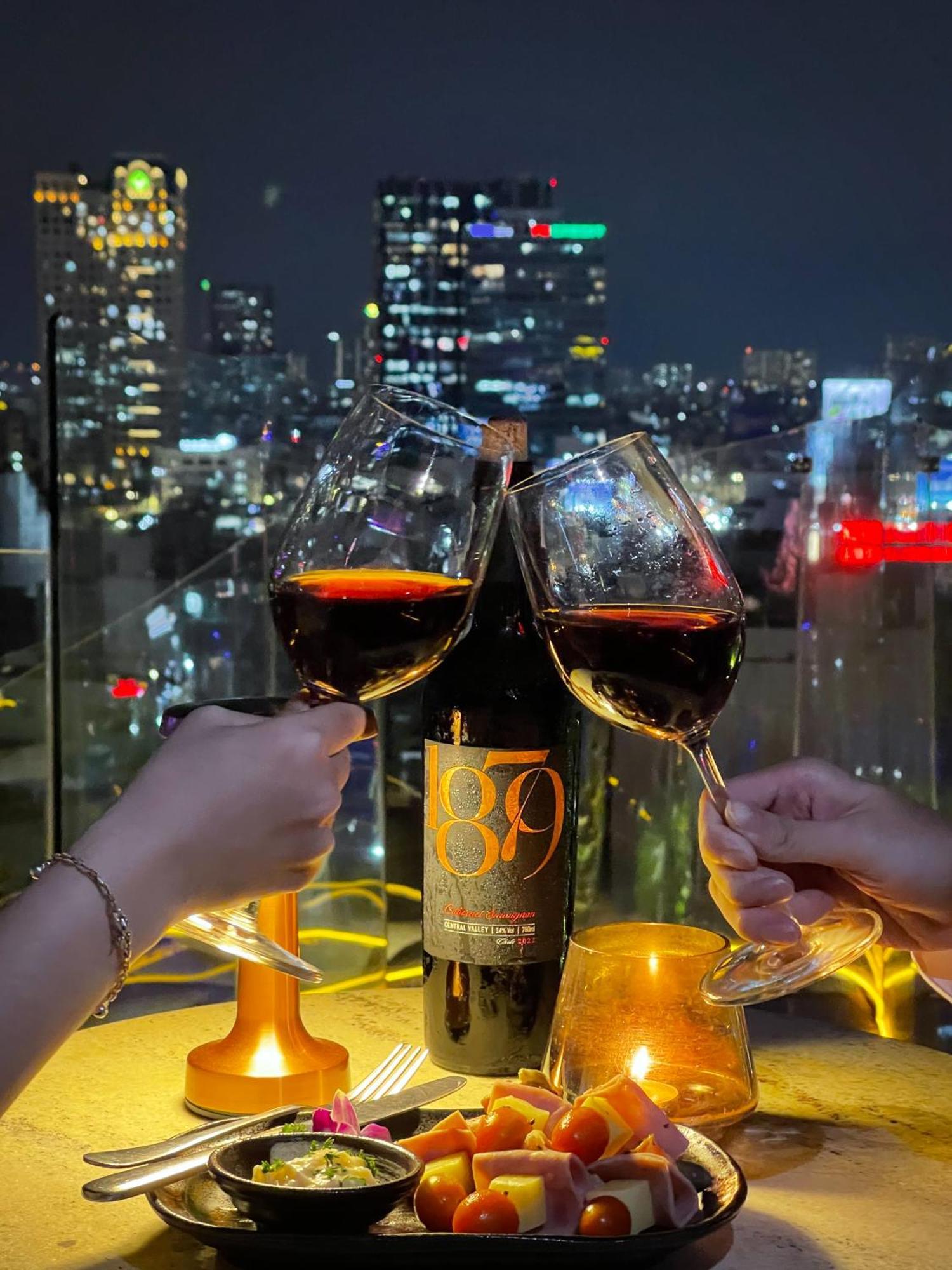 Happy Life Grand & Rooftop Skybar Hotel Ho Chi Minh City