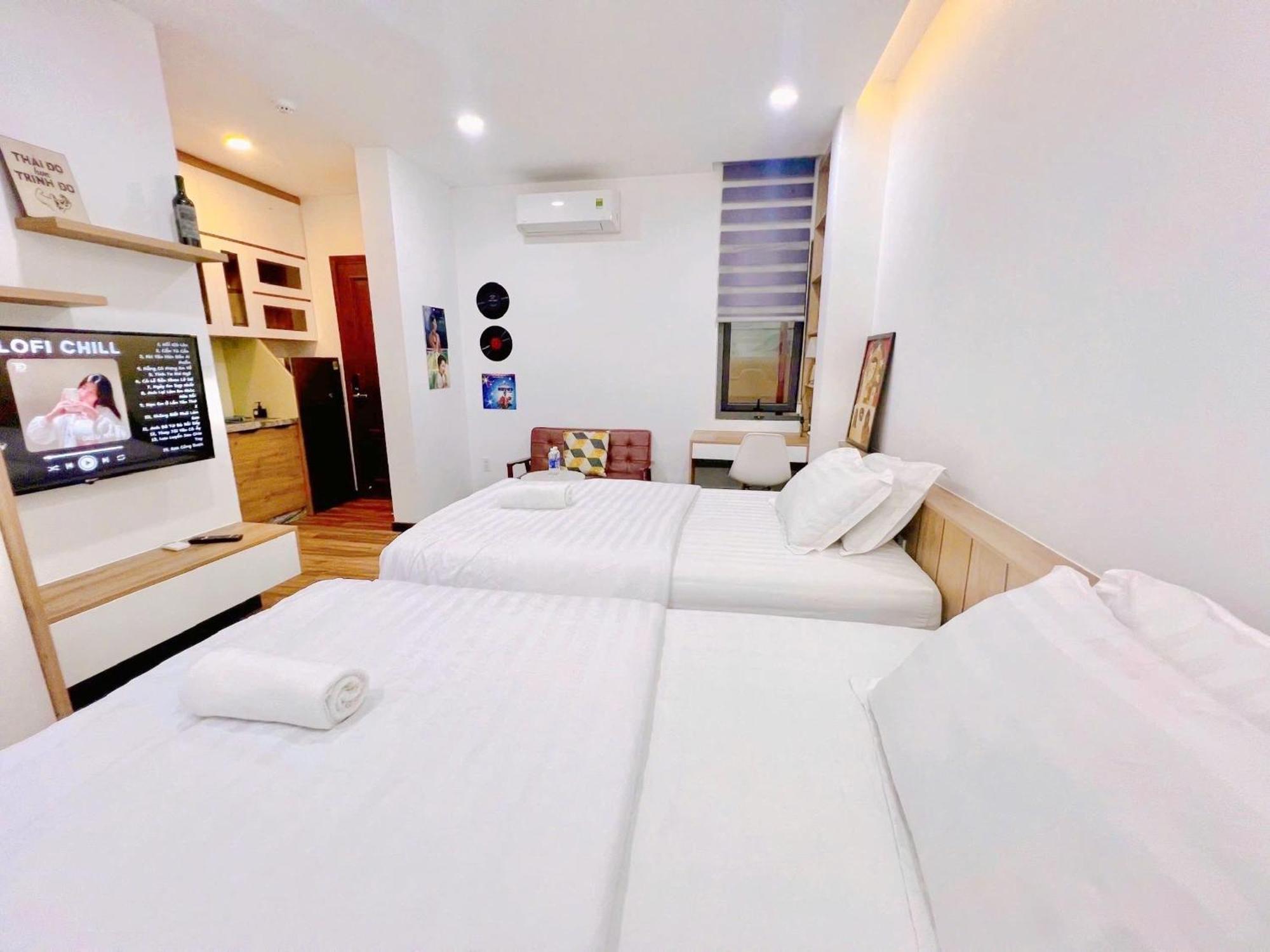 Riverside House Near Airport * Ho Chi Minh City