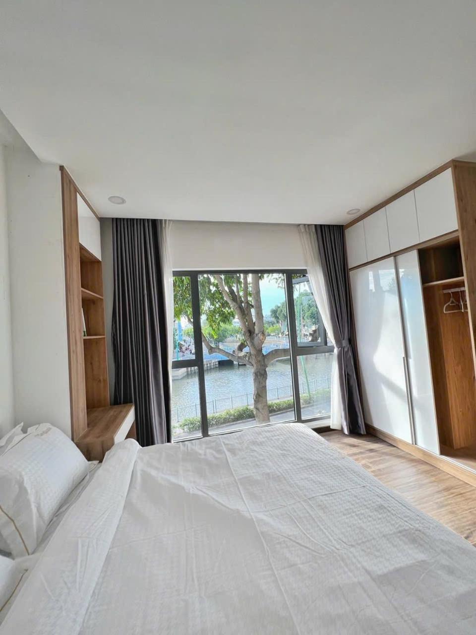Riverside House Near Airport Ho Chi Minh City