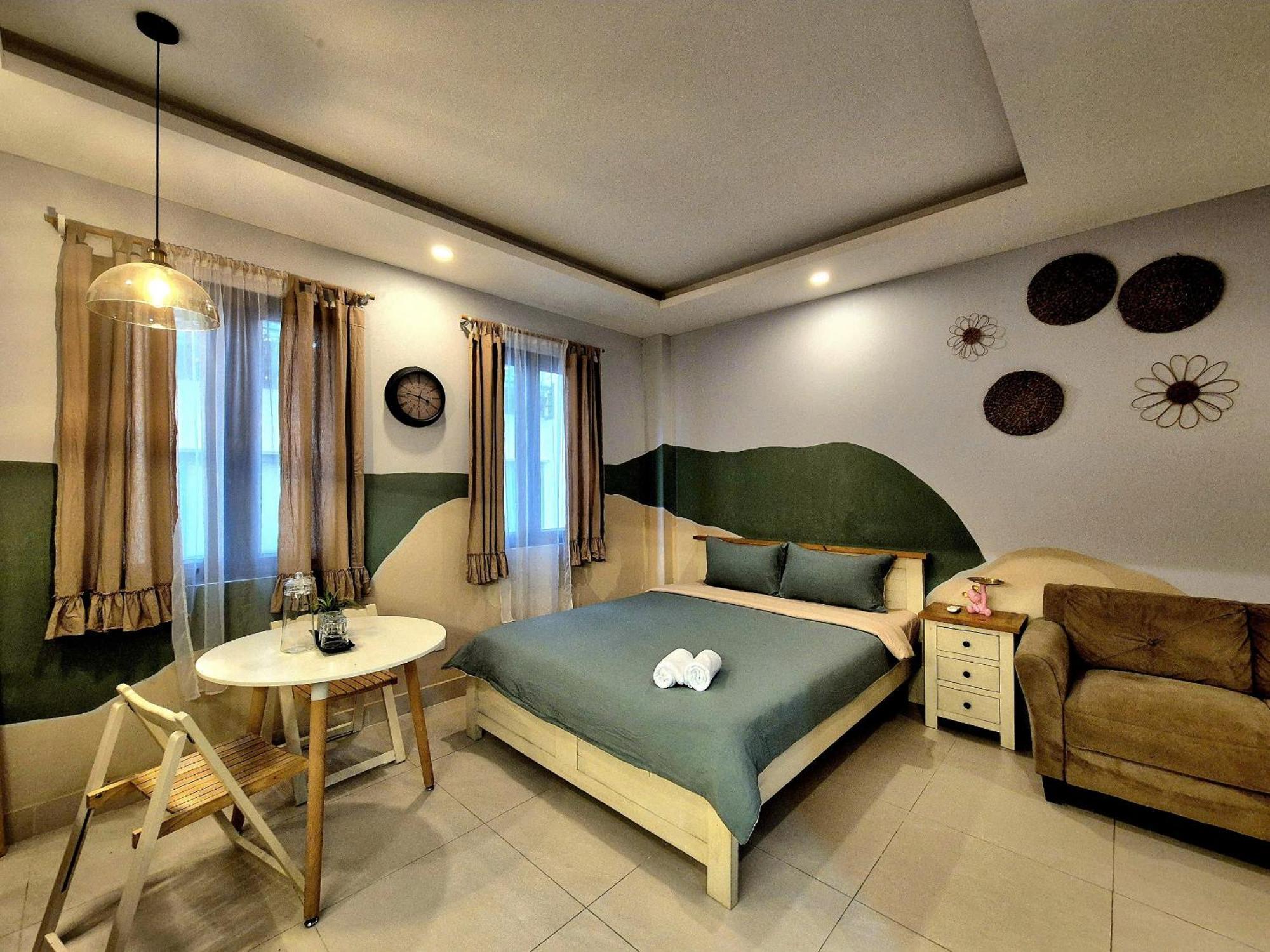 Ff Evy House Aparthotel