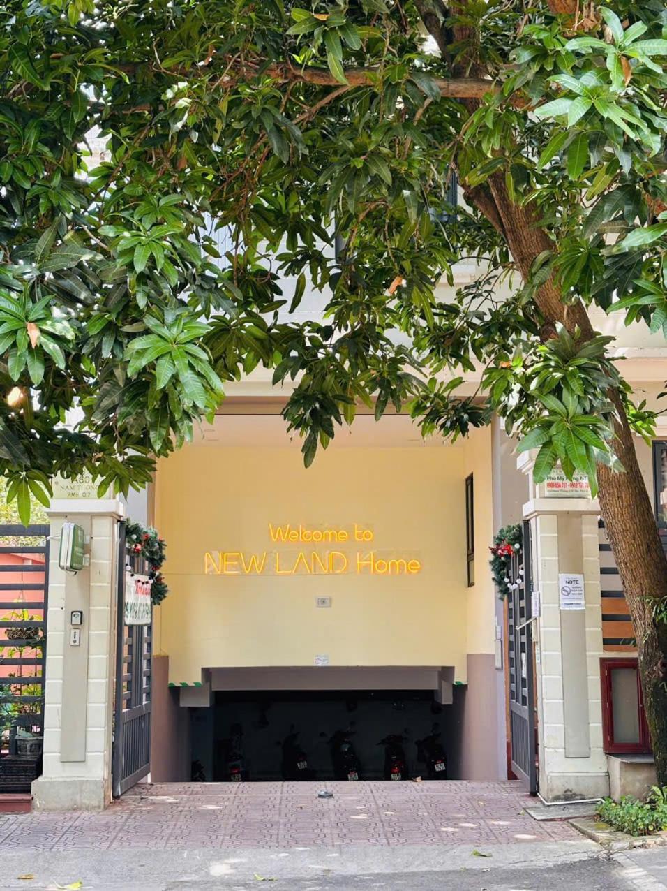 New Land - Phu My Hung Aparthotel
