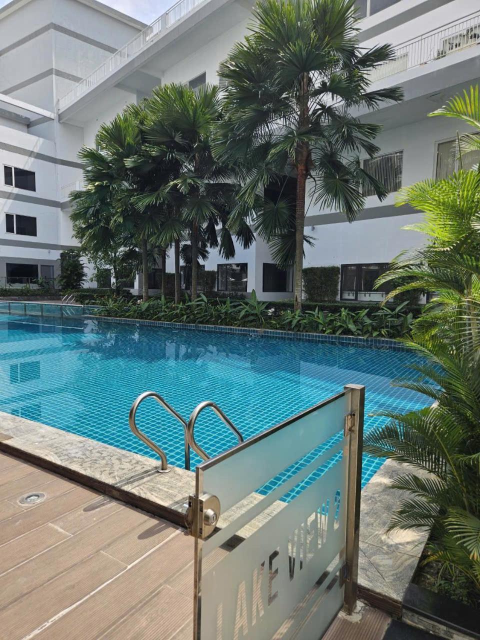 Lakeview 2, Thu Thiem - Rory's * Ho Chi Minh City