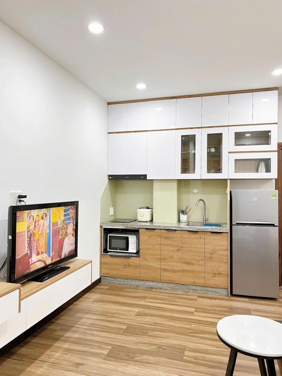 Apartment Riverside House Near Airport