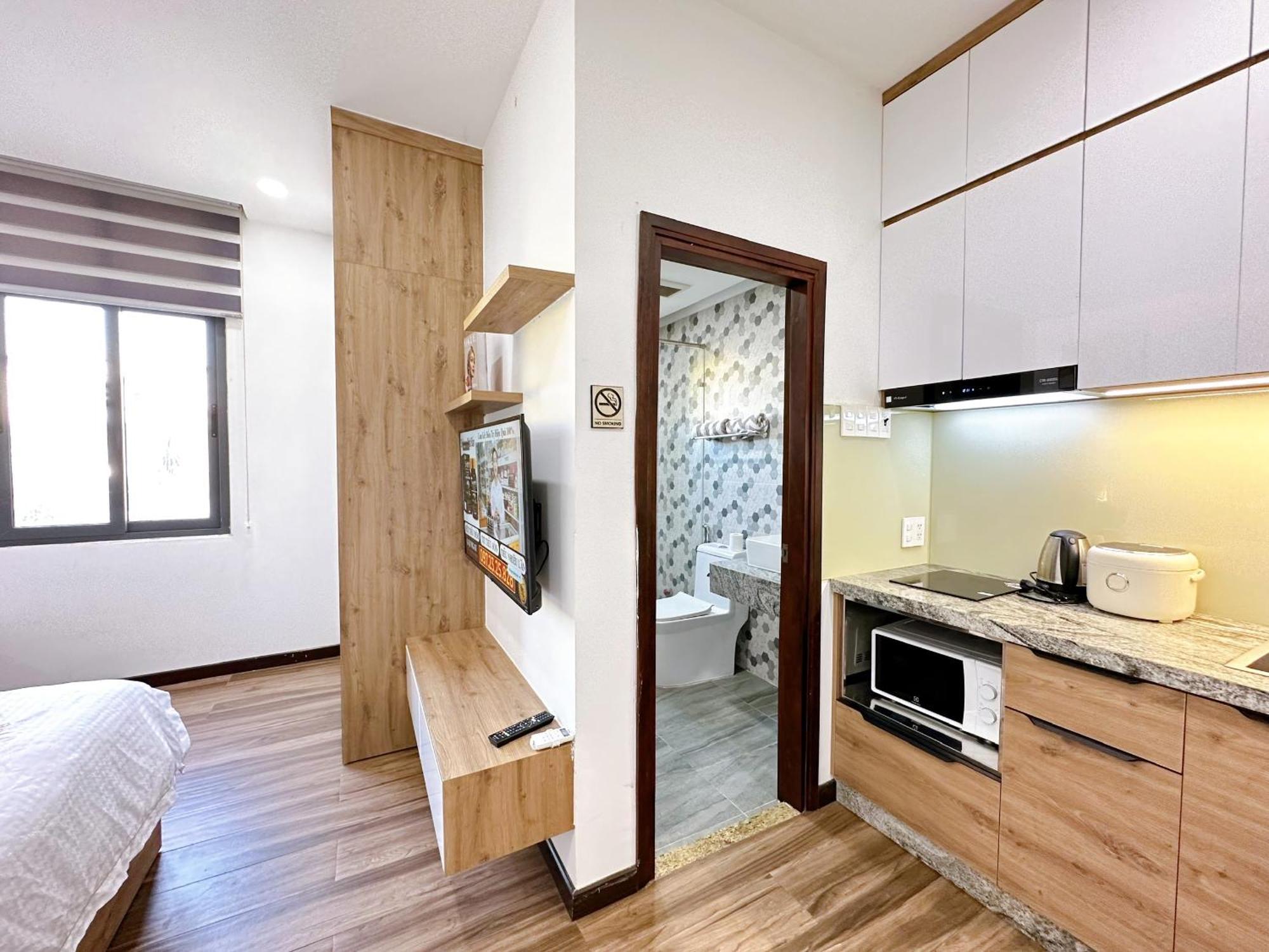 Apartment Riverside House Near Airport