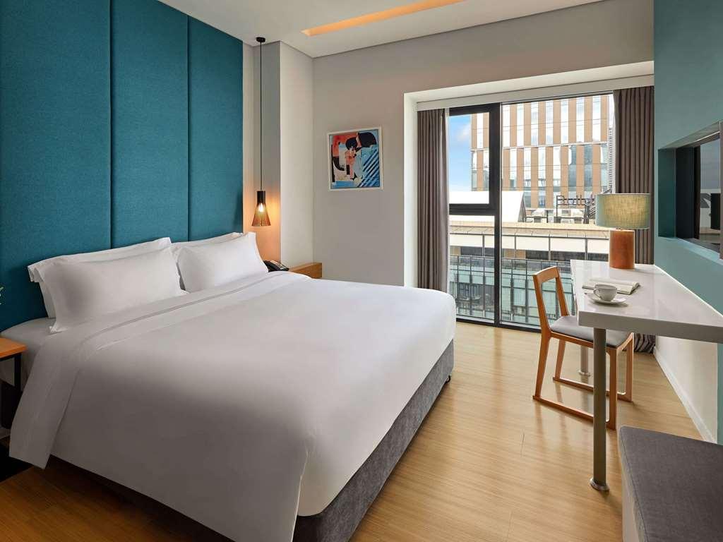 Hotel Novotel Living Saigon South *