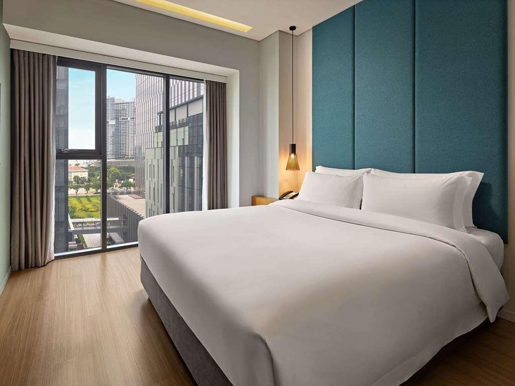 Novotel Living Saigon South Hotel *