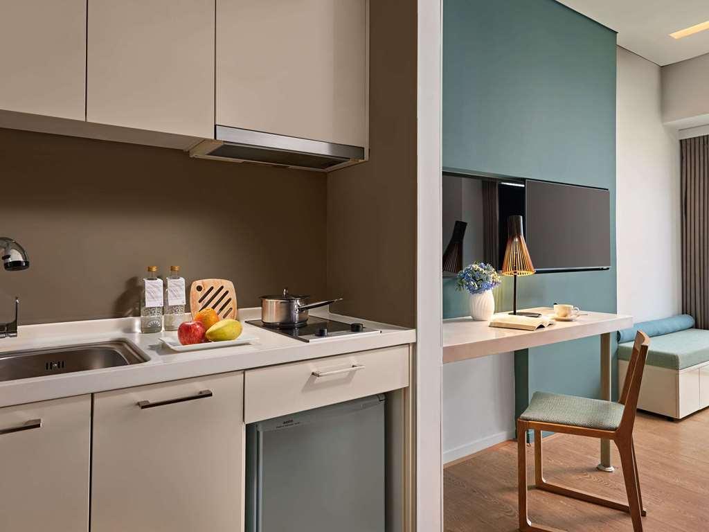 Hotel Novotel Living Saigon South *