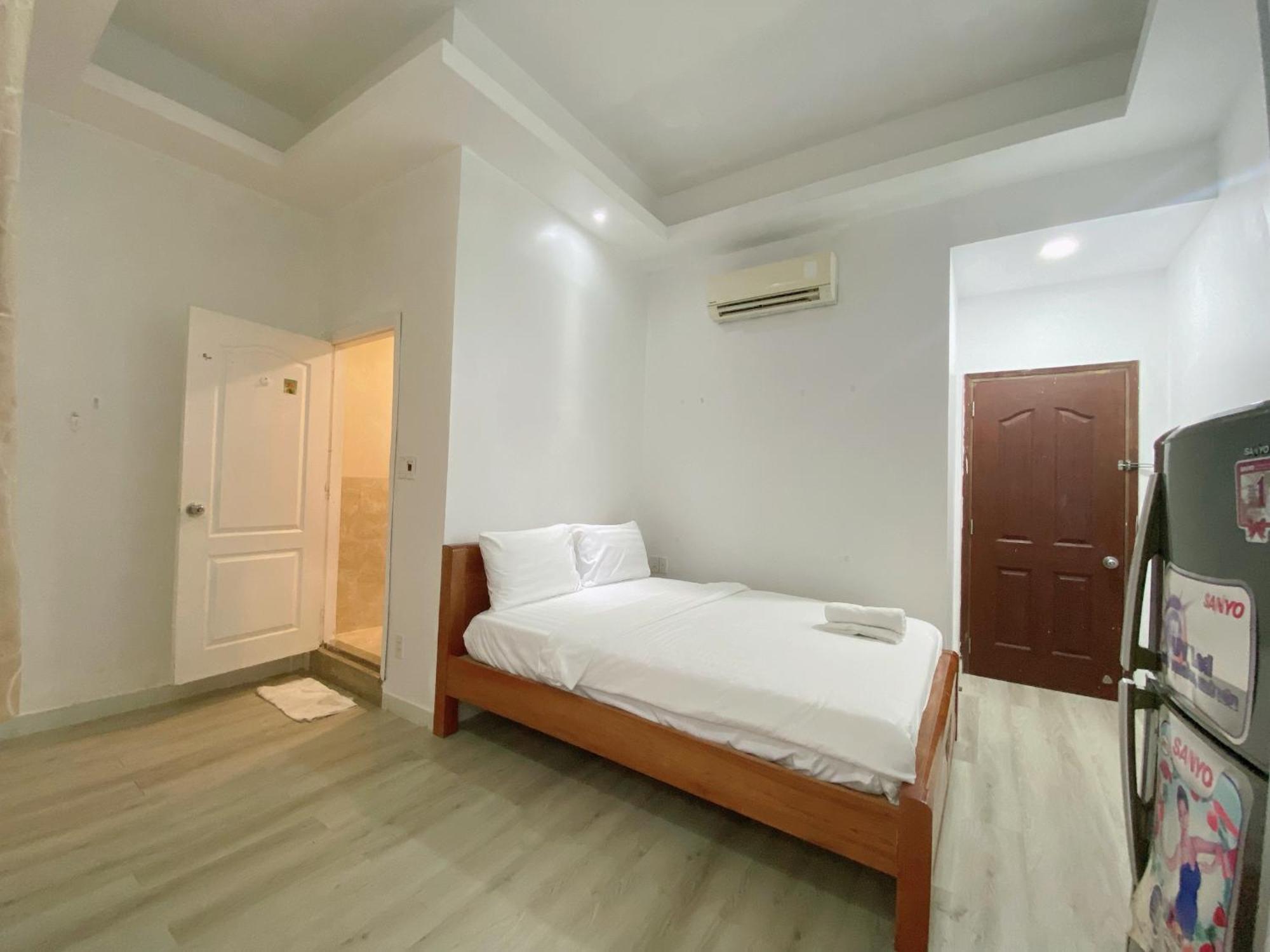 Hotel Violet Star And