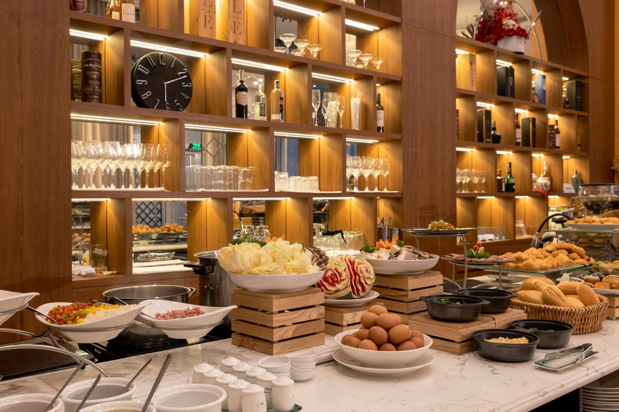 T-ritz Saigon &
