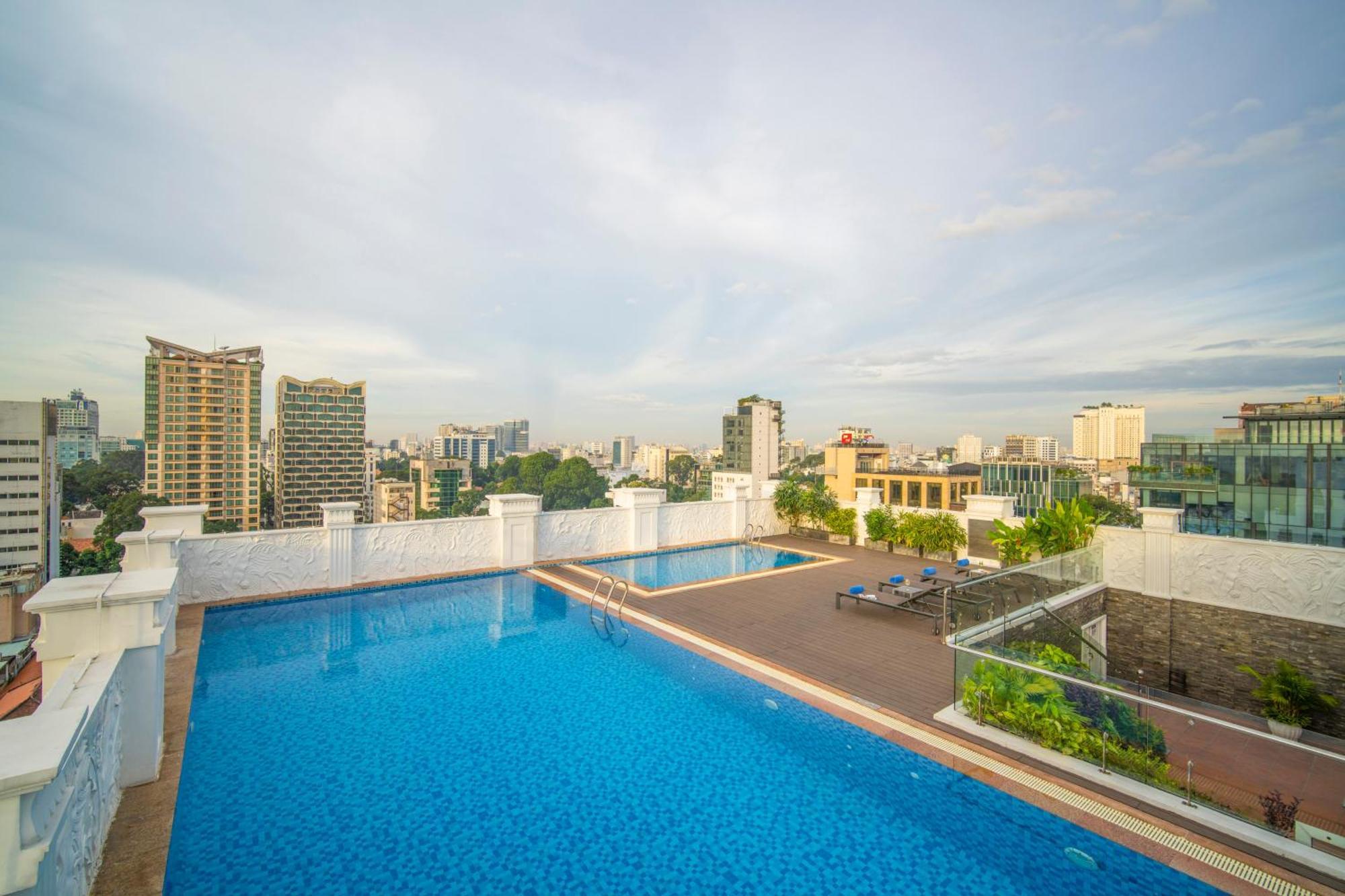 T-ritz Saigon & Bandar Ho Chi Minh