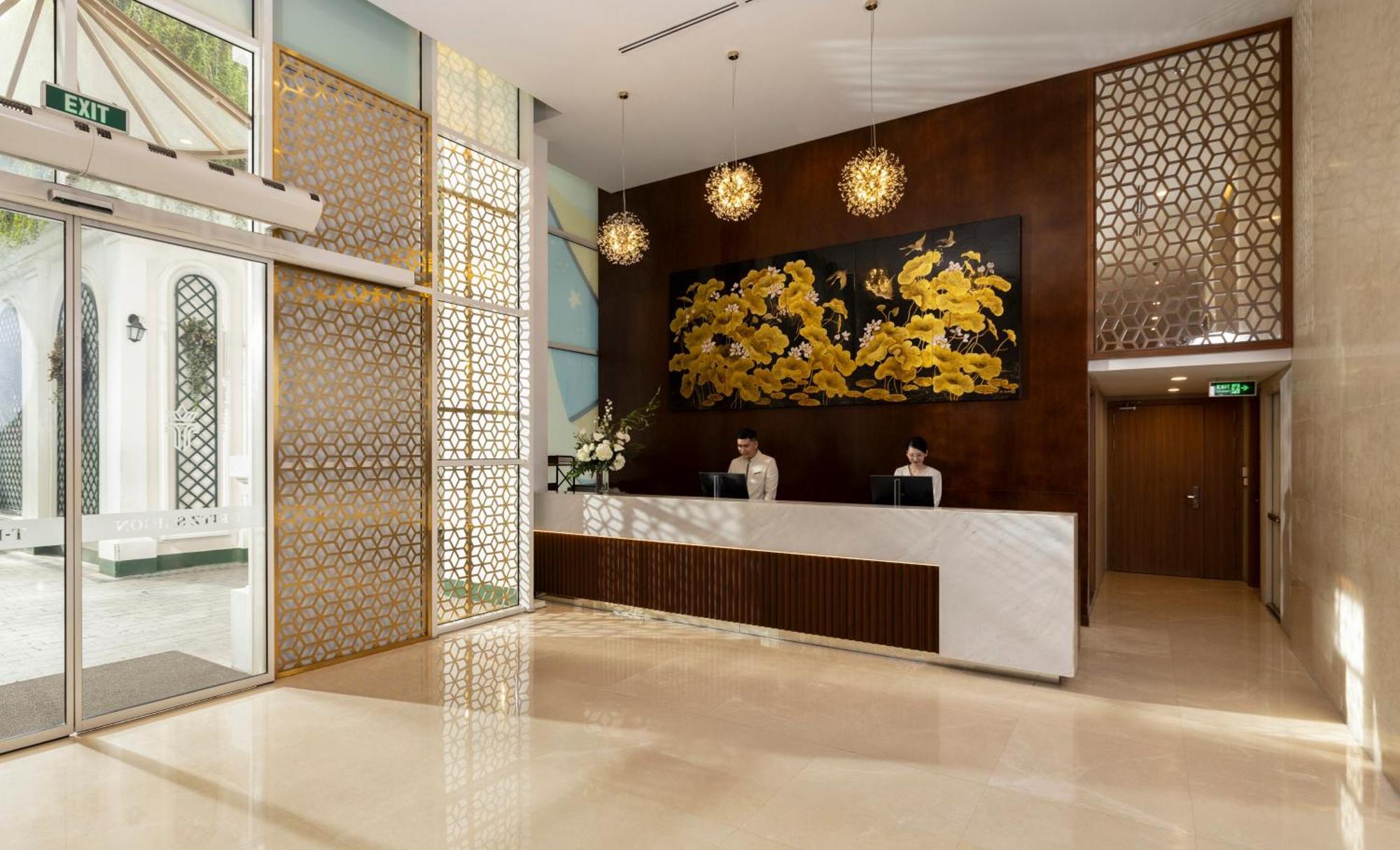 T-ritz Saigon & 4* Bandar Ho Chi Minh
