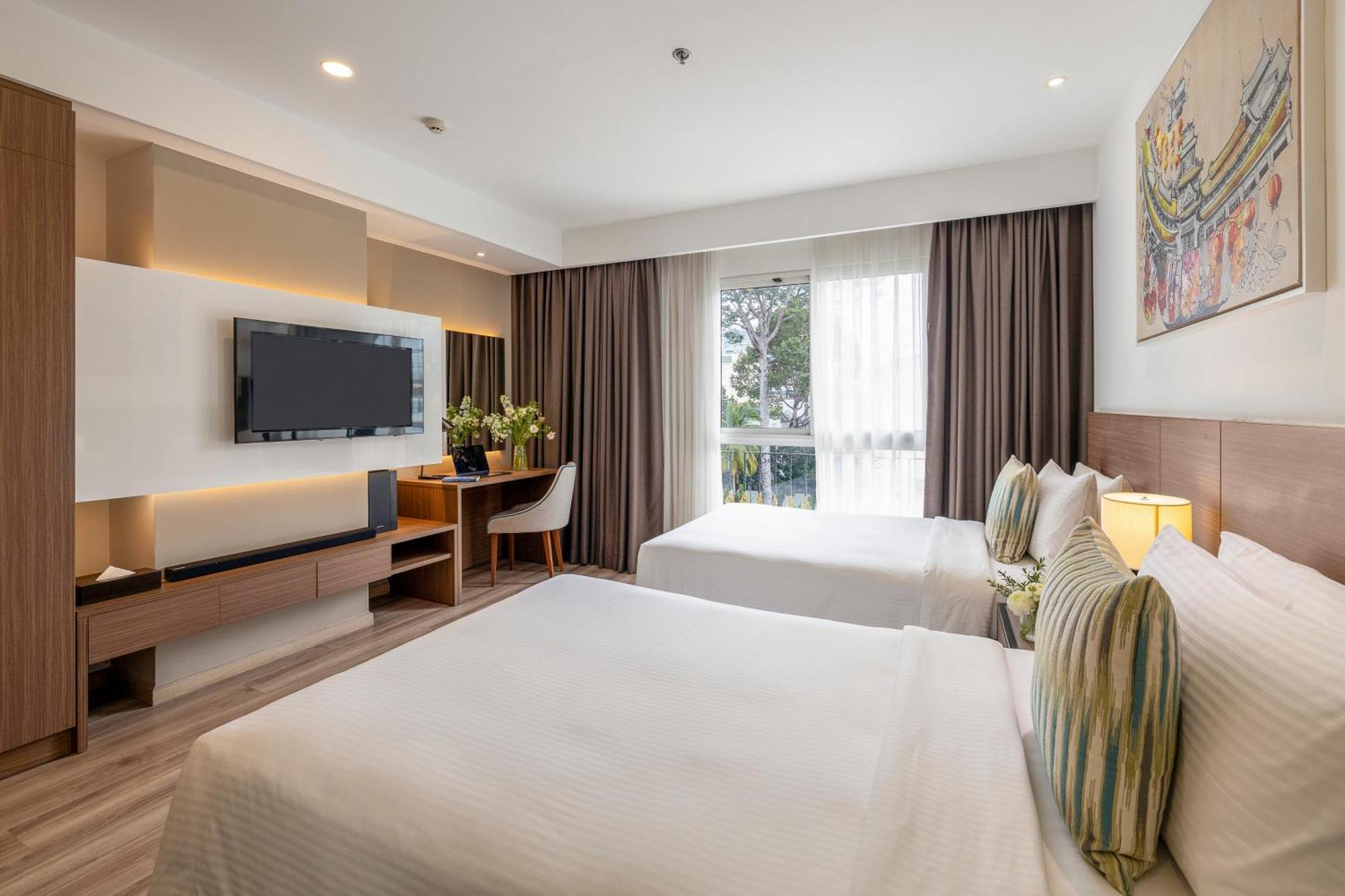T-ritz Saigon & 4* Bandar Ho Chi Minh
