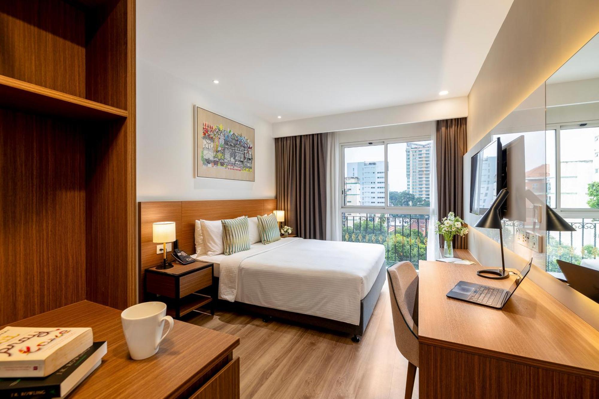 T-ritz Saigon & 4* Bandar Ho Chi Minh
