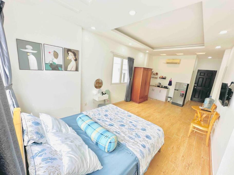 Spacious & Quiet 1br W Big Window * Ho Chi Minh City