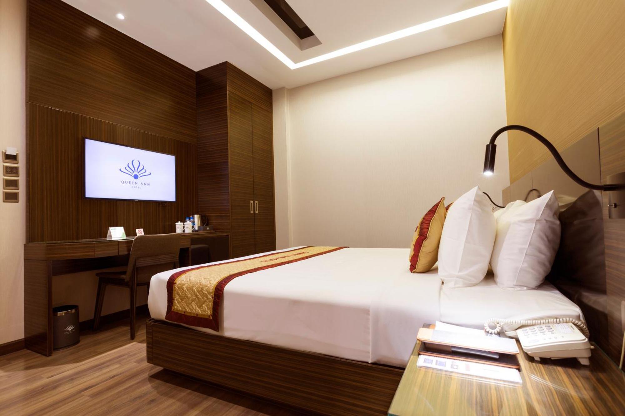 Queen Ann Hotel 3*