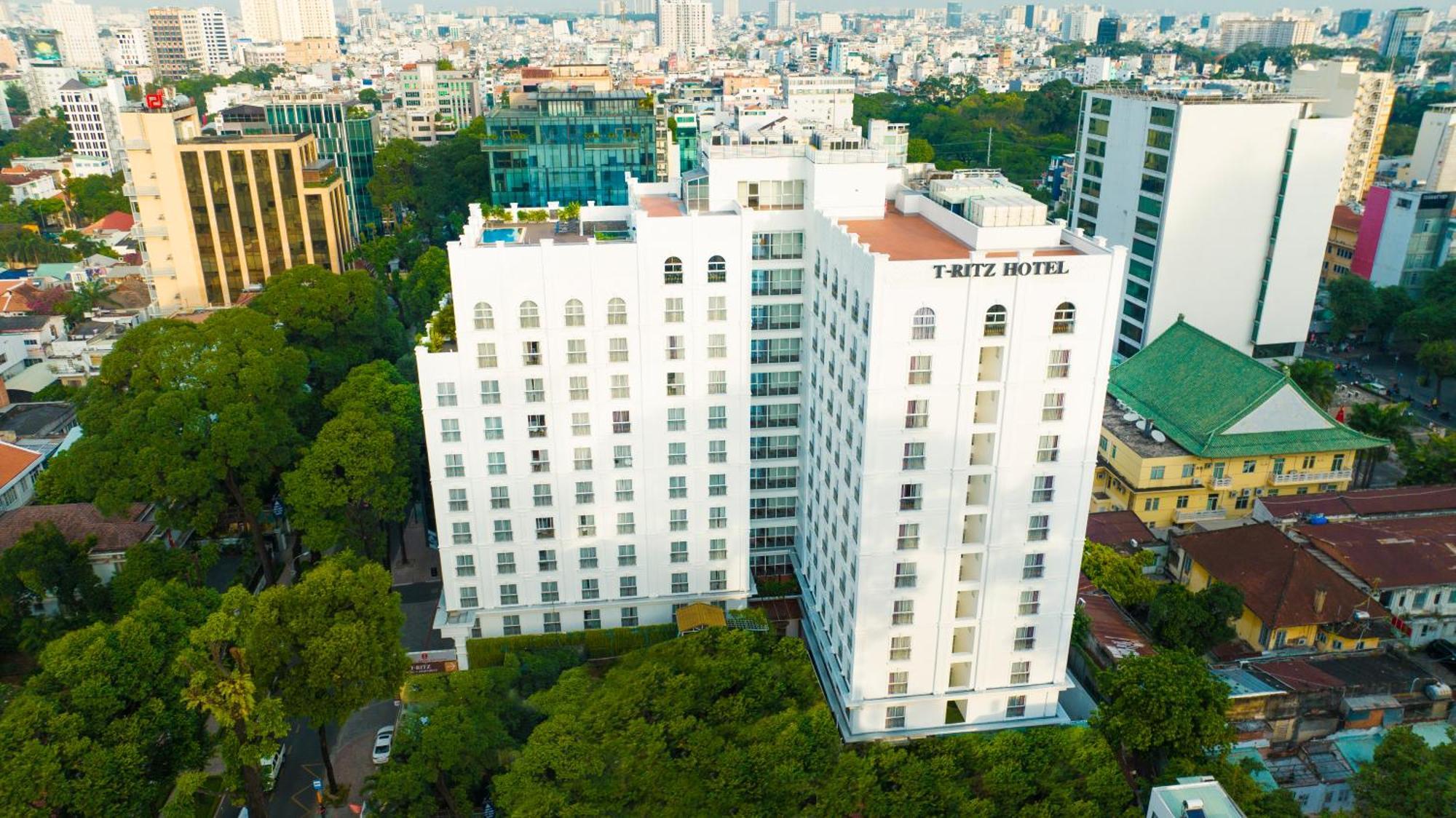 Aparthotel T-ritz Saigon & 4*