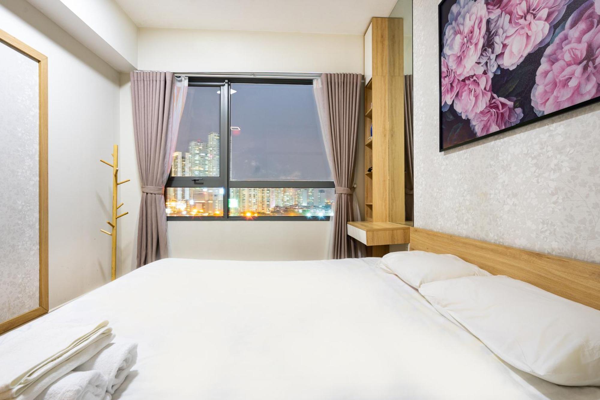 Stylist 2 Bedrooms Apartment