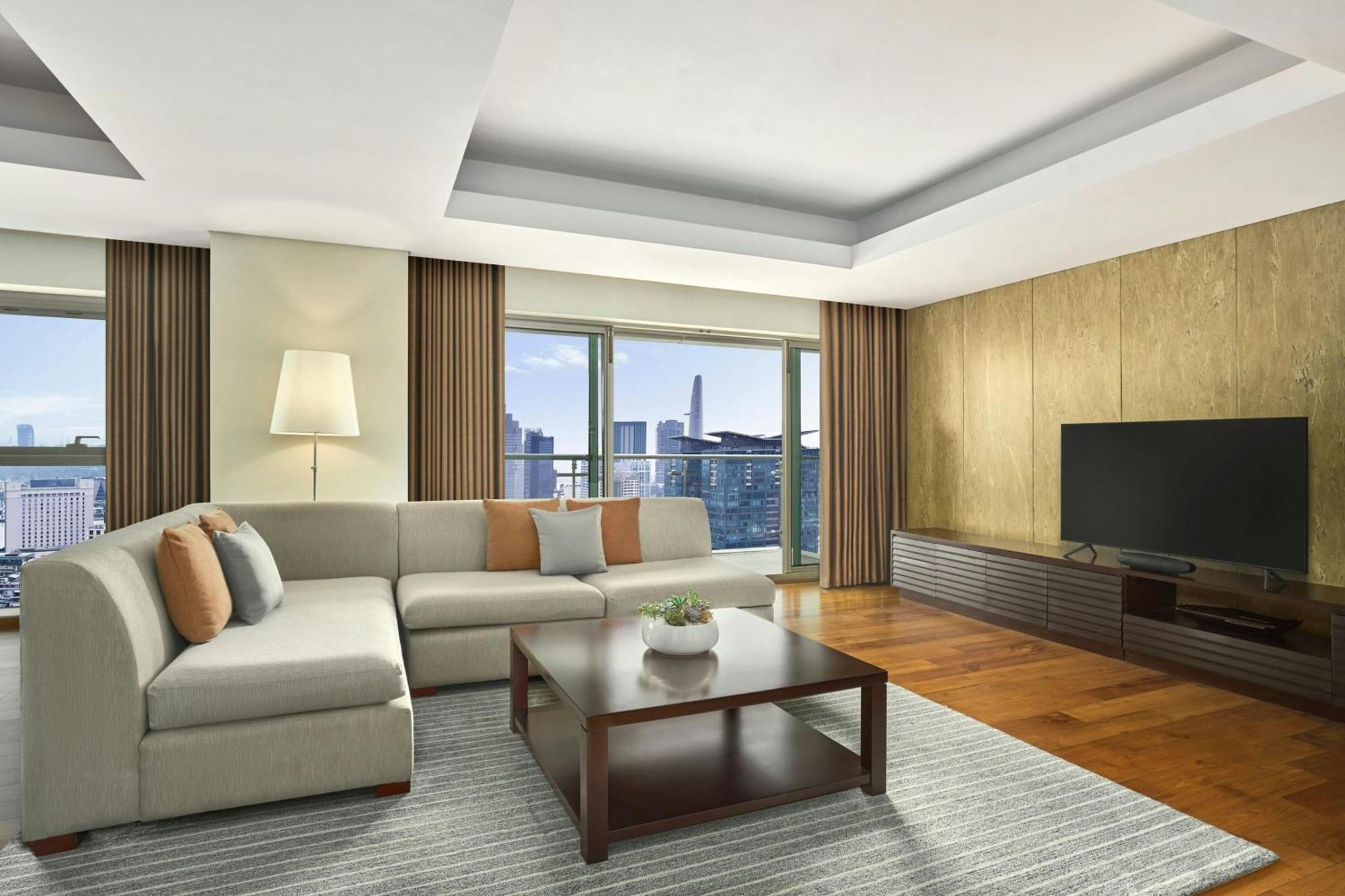 Jw Marriott And Saigon 5*