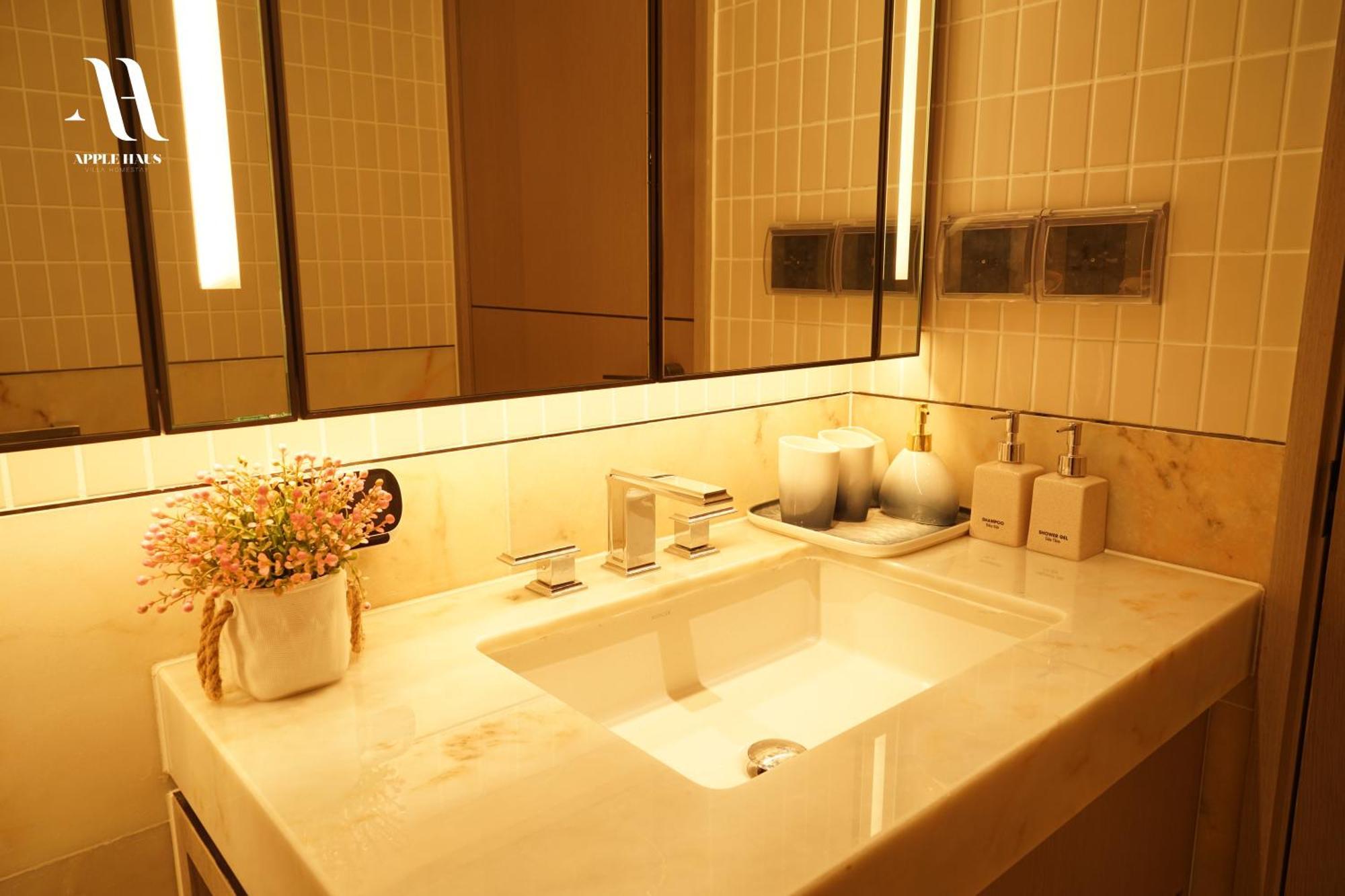 Apple Haus Saigon Staycation Apartment *