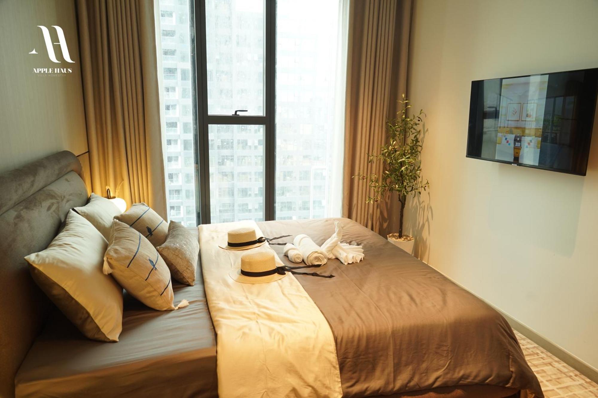 Apple Haus Saigon Staycation