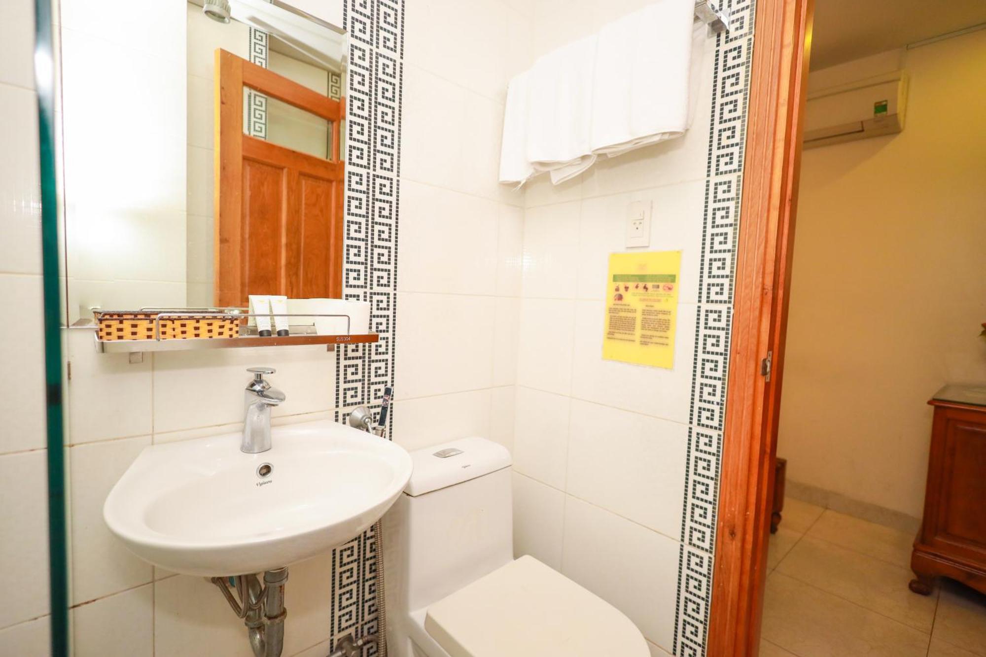 Erato Boutique Hotel 2*