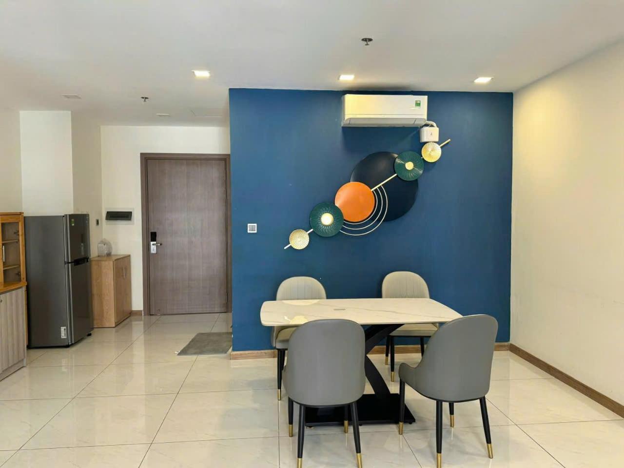 The Ginger - Minimalist Near *